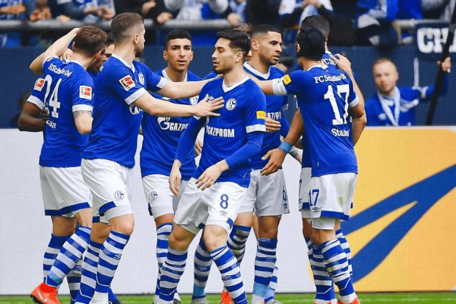 赛地聚焦：德国杯冲刺阶段热度飙升，上海申花队长鼓劲，压力陡增，更衣室氛围转暖的简单介绍