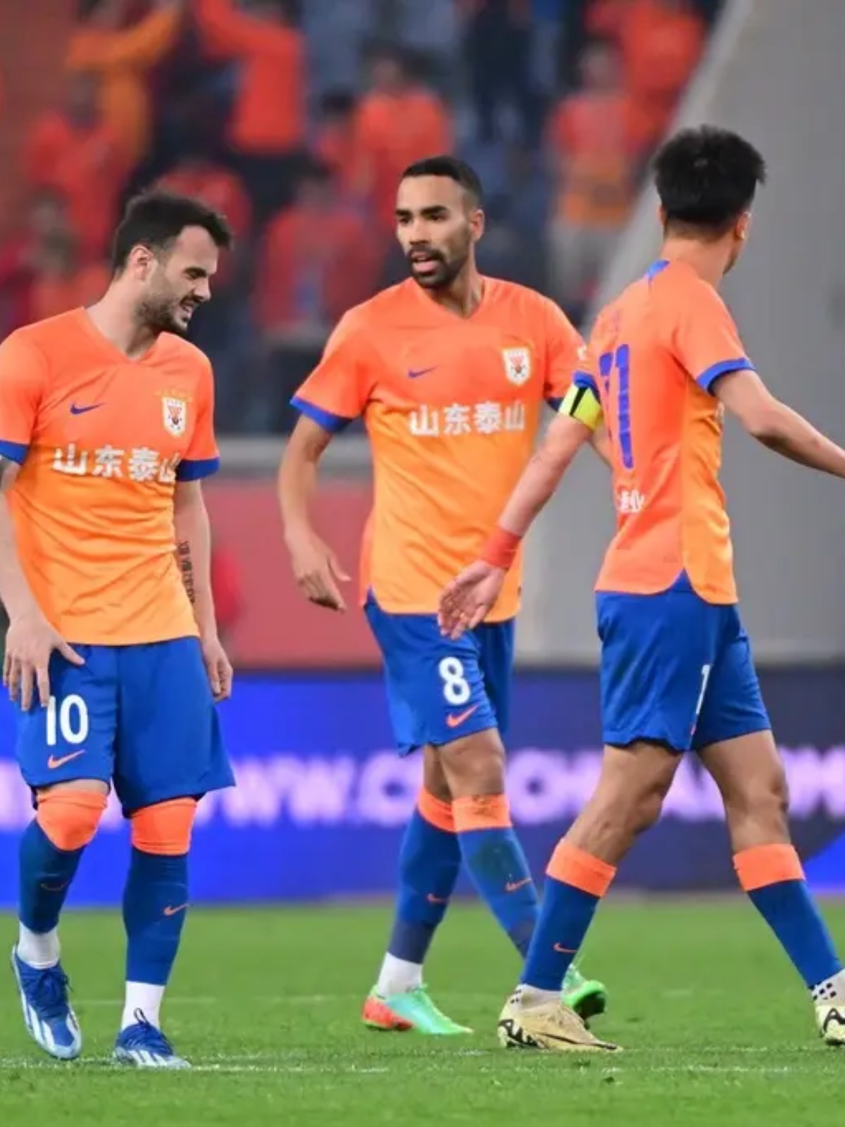 赛后英超焦点战;上海申花内部沟通;引发热议;赛程密集仍需轮换的简单介绍 赛后英超焦点战;上海申花内部沟通;引发热议;赛程密集仍需轮换的简单介绍