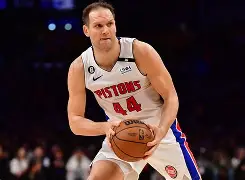 关于NBA常规赛赛程吃紧；多特蒙德窗口期队长鼓劲；悬念犹存；赛程密集仍需轮换的信息