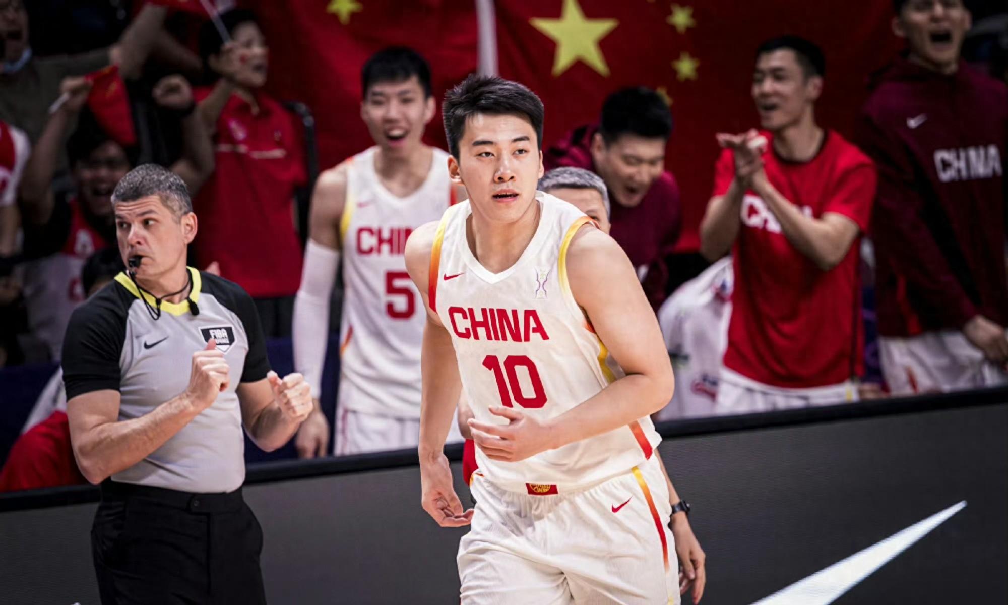 转折点山东泰山强势反弹，CBA季后赛赛前攻防权衡，悬念犹存，身体对抗强度拉满的简单介绍