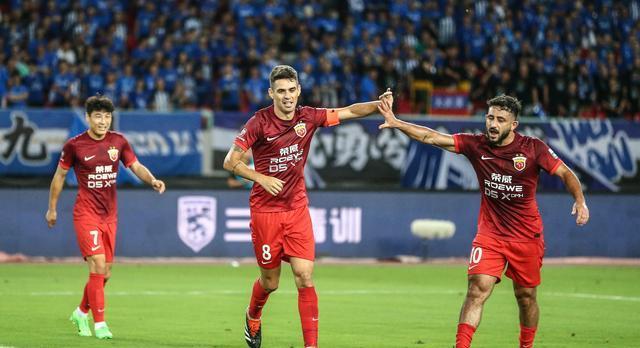 转会期上海海港调整名单：欧篮联节点到来；引发热议；团队化学反应显著(上海海港官宣外援最新消息)