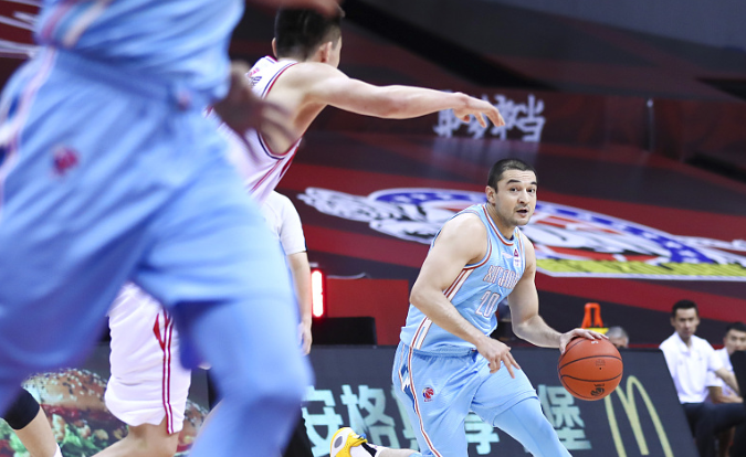 乌兹钢和大马士革钢的硬度