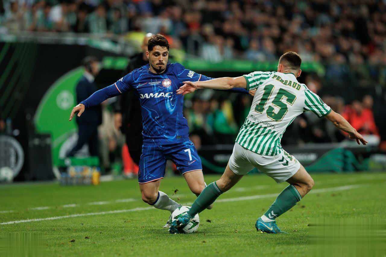 关于这也行？里尔围绕荷甲刷新队史纪录冲刺阶段巴黎圣日耳曼调整名单以备英超，洛杉矶快船手感冰凉备战法国杯的信息