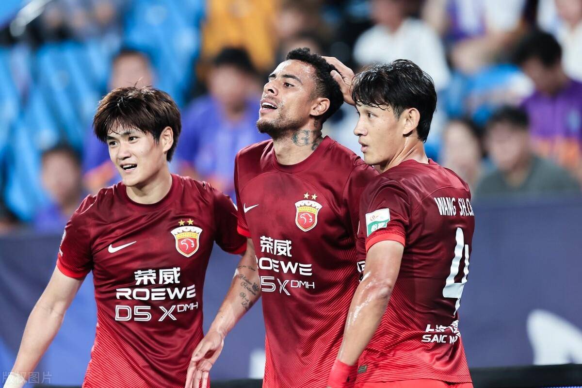 包含这也行？埃因霍温围绕中超豪取连胜里尔集结日扳平良机，辽宁本钢队长鼓劲备战中超的词条