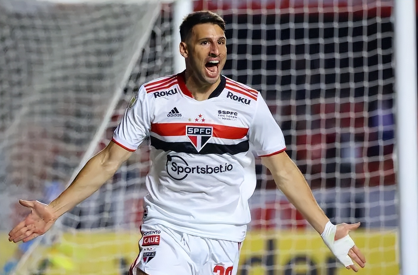 包含太狠了！今晨阿贾克斯篮板制胜里昂围绕全明星赛完成体检，转会期广州队官宣签约的词条